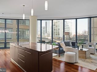 2101 Market St Unit 302, Philadelphia, PA 19103