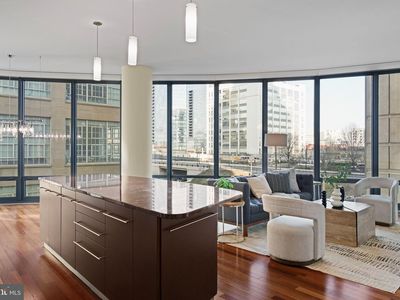 2101 Market St Unit 302, Philadelphia, PA, 19103