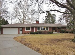 302 Orchard Dr, Marshalltown, IA 50158