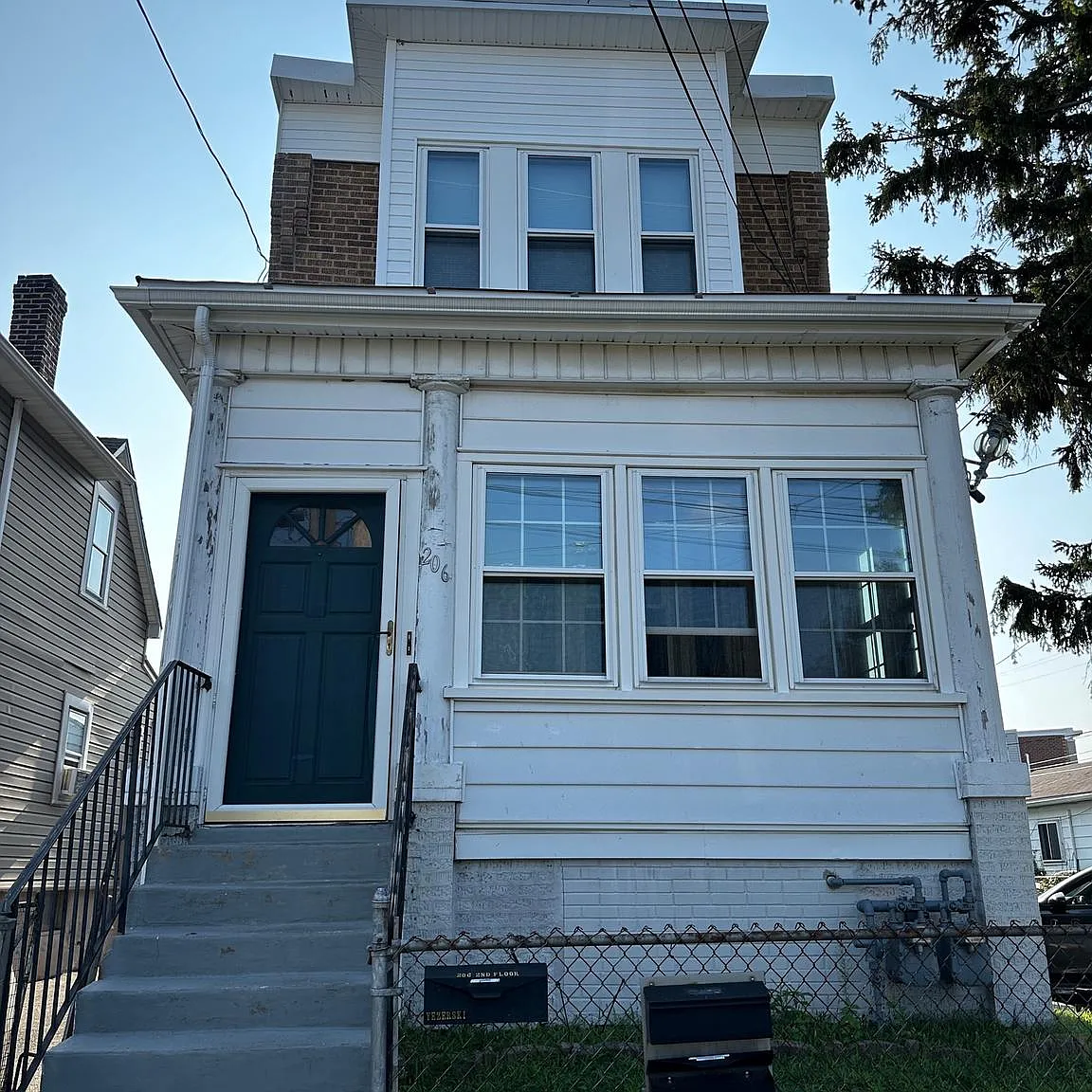 1 bed, 1.0 bath, 1750 sqft, $1,100 — Photo 1