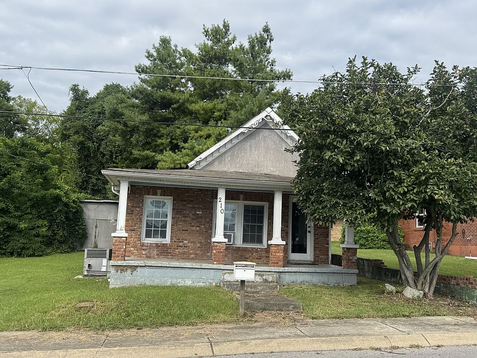 1st image of 210 S Foster Ave