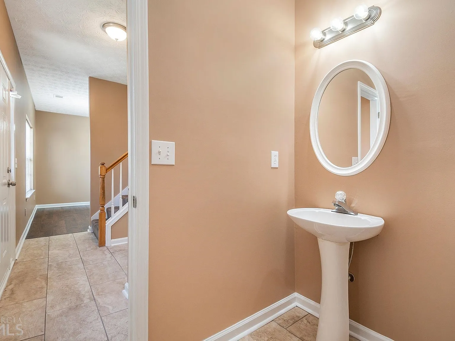 3 bed, 2.5 bath, 1560 sqft, $1,895 — Photo 4
