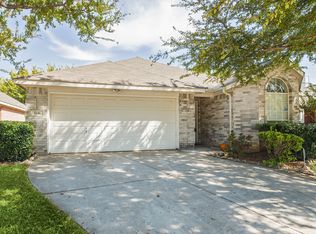806 Palomino Dr, Euless, TX 76039
