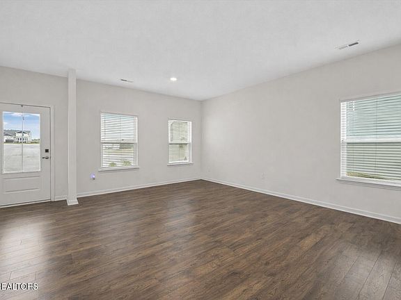 5th image of 110 Gigi Ln