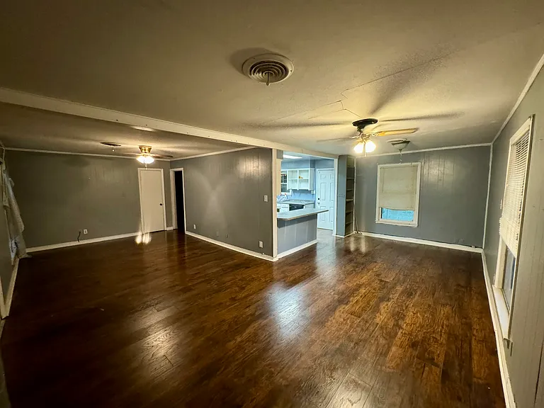 1505 Lynn St — Photo 3