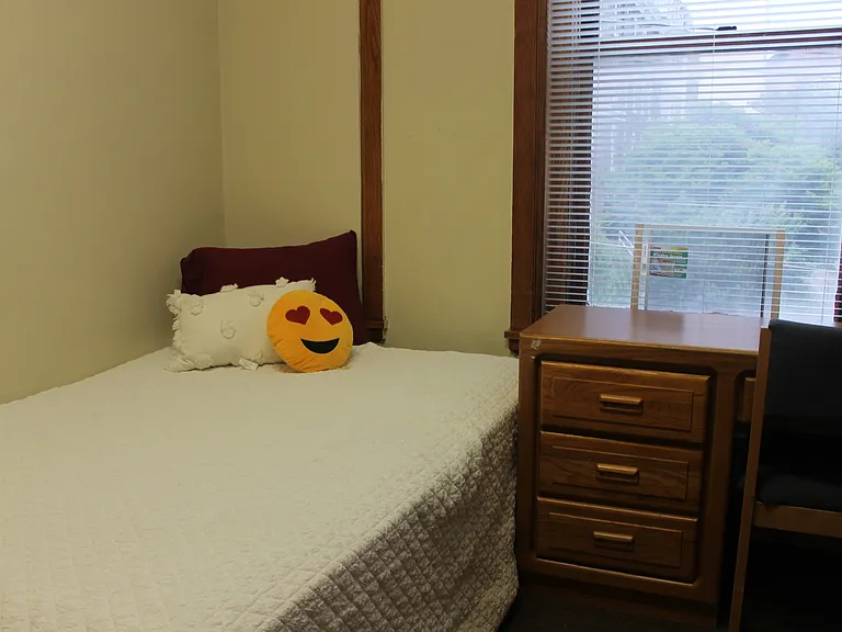 Aces Apartments — Photo 54