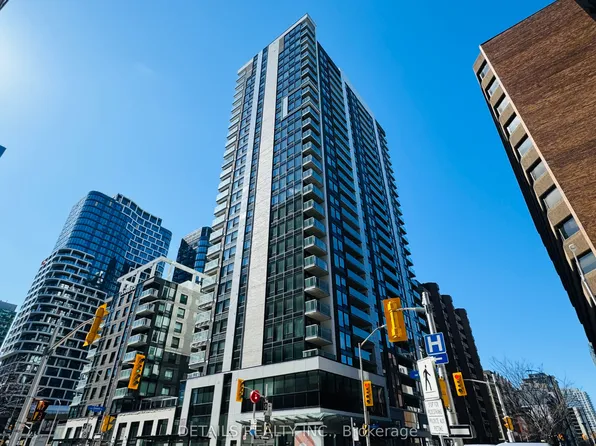 340 Queen St, Ottawa, ON