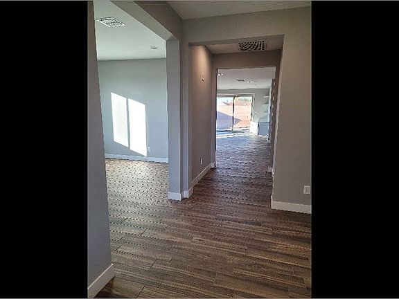 4th image of 5016 N 81st Ave