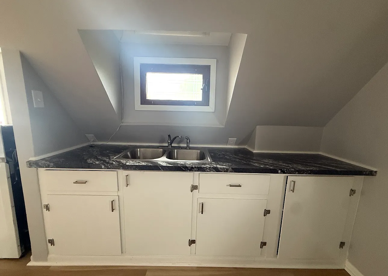 2 bed, 900 sqft, $1,100 — Photo 3