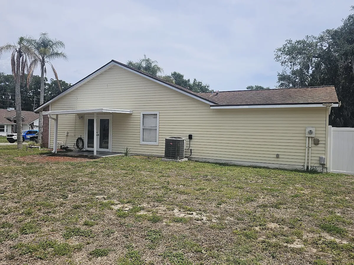 Building Photo - 1050 Deer Springs Rd
