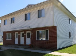 1114 W 20th St, Cedar Falls, IA 50613