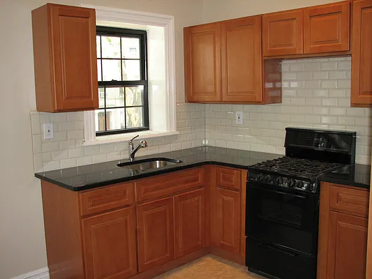 Rented by Flateau Realty | media 15