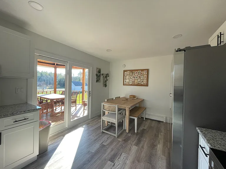 Kitchen/Dining area