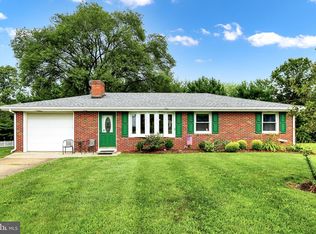 4 Hillcrest Rd, Enola, PA 17025