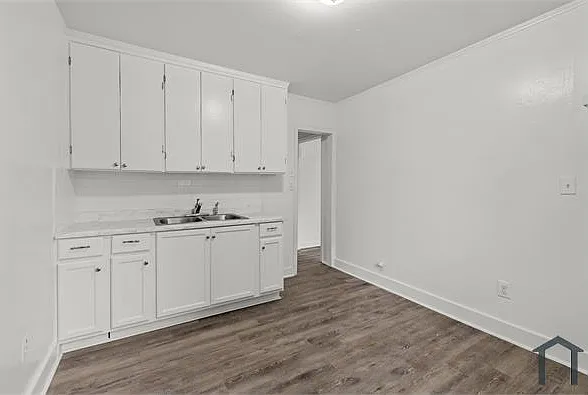 4010 Vandiver Ct — Photo 7