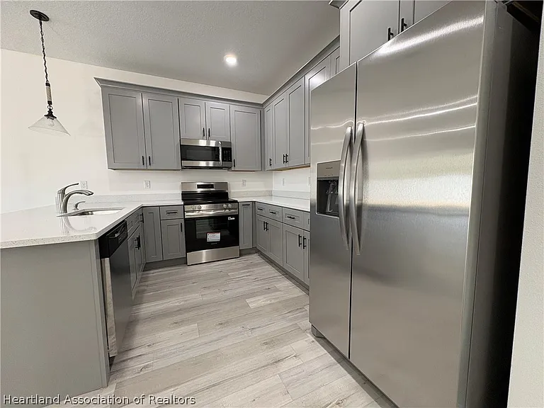 6011 Candler Ter — Photo 7