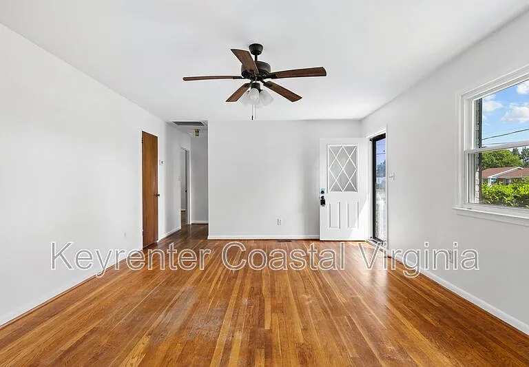 1100 Wilson Rd — Photo 5