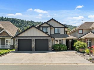 44522 McLaren Dr, Chilliwack, BC V2R 0A3
