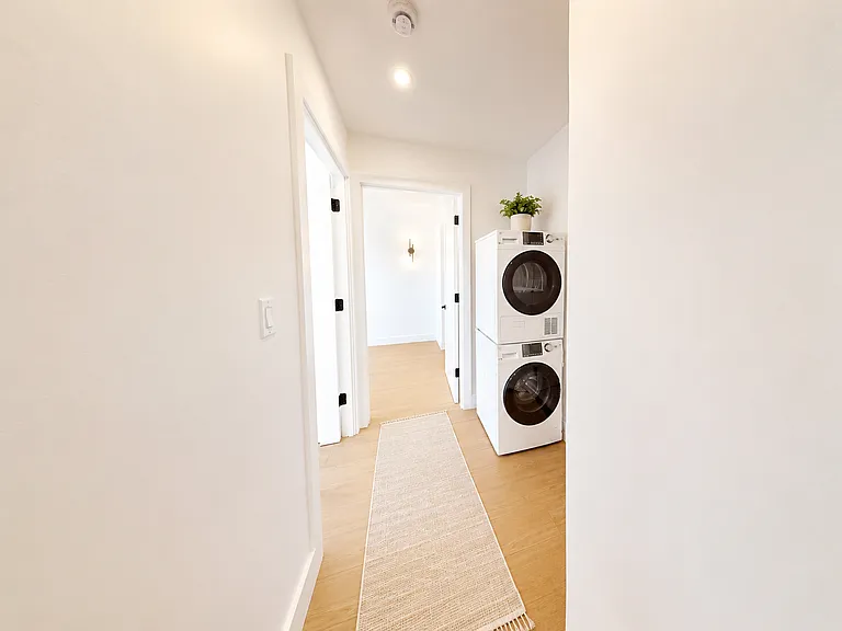 134 Erasmus St #3C — Photo 11