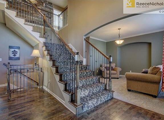 Beautiful entry welcomes you!