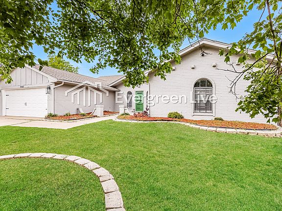 3rd image of 7301 Skylark Ln