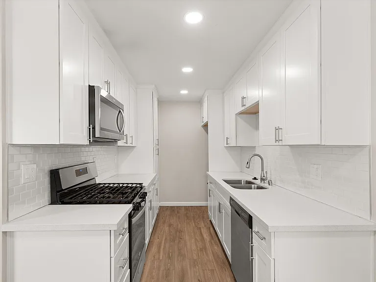 Vista Palms Apartment Homes- Yucaipa, CA — Photo 43