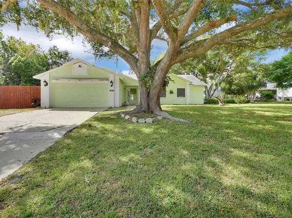 2893 Maldive Ct, Deltona, FL 32738
