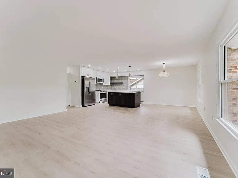 7107 Sontag Way — Photo 12