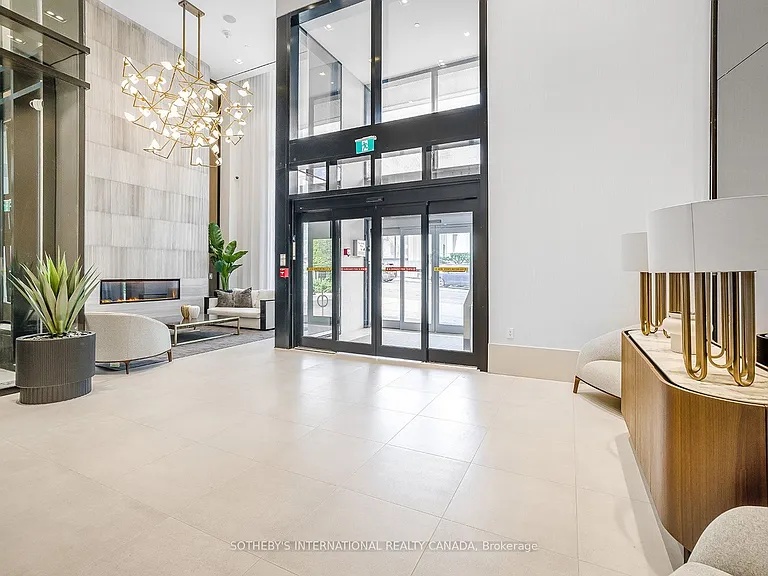 2020 Bathurst St #1221 — Photo 22