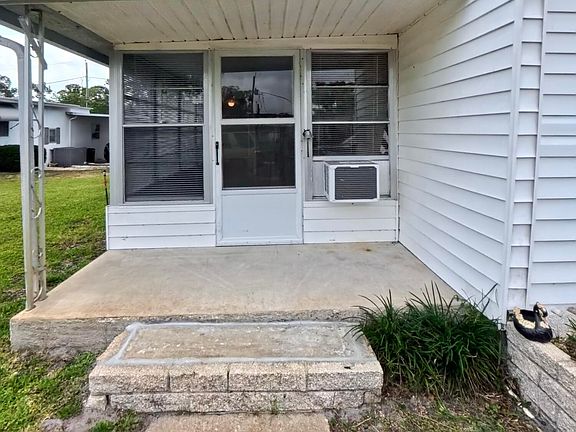 2nd image of 725 Marshall Cir