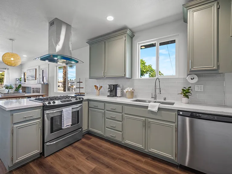 223 Emerson St — Photo 12