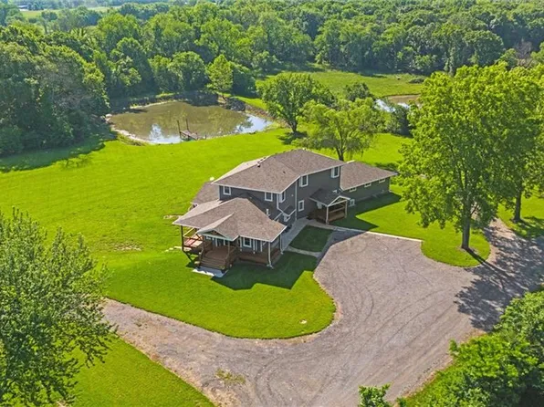 1927 N 1275th Rd, Eudora, KS 66025