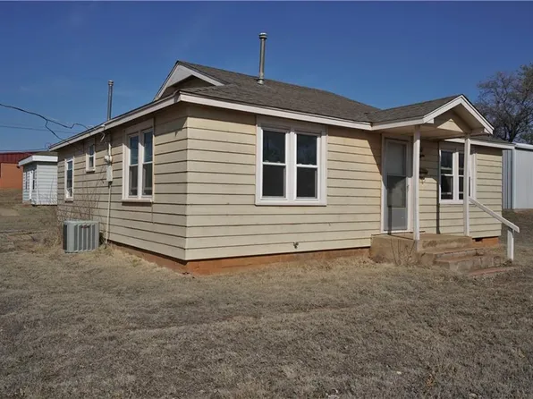 601 N 4th St, Weatherford, OK 73096