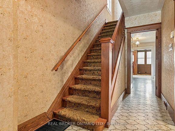 5th image of 401 Willard Ave
