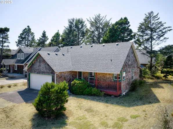 26534 Chieftain Dr, Rockaway Beach, OR 97136