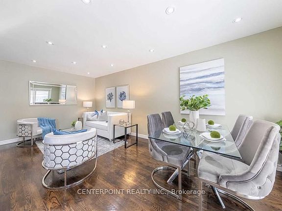 3rd image of 120 Dunbar Cres