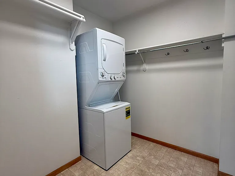 415 Mason Ct #2B — Photo 21