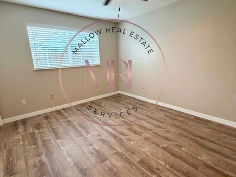 1198 Reo Dr — Photo 12