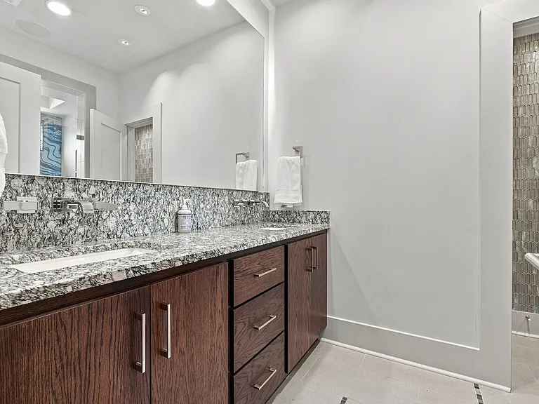 612 Monroe St — Photo 21