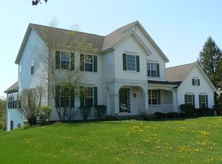 1431 Fairhills Dr, Dundee, IL 60118