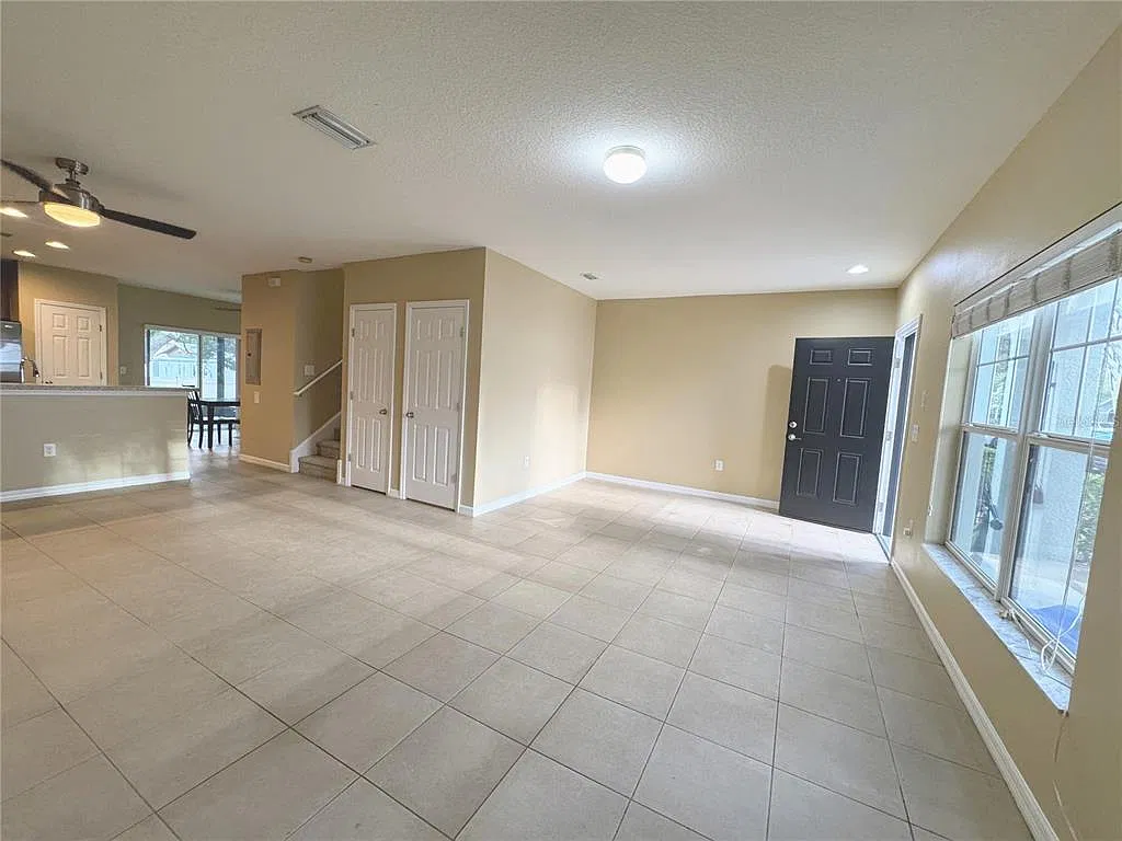 3 bed, 2.5 bath, 1610 sqft, $2,595 — Photo 4