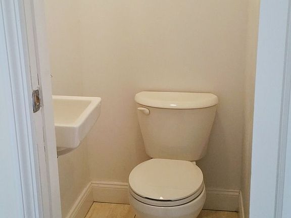 4th image of 6330 Alderton St #2