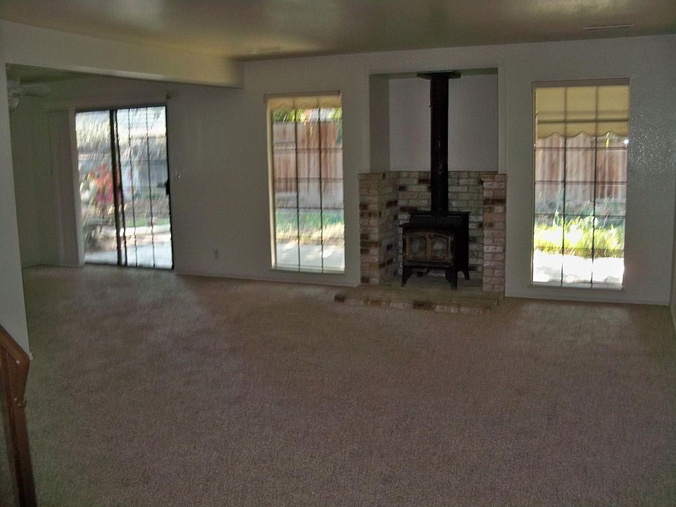 2nd image of 2424 Black Walnut Dr