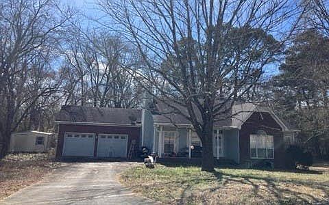 2nd image of 705 Jackson Cir