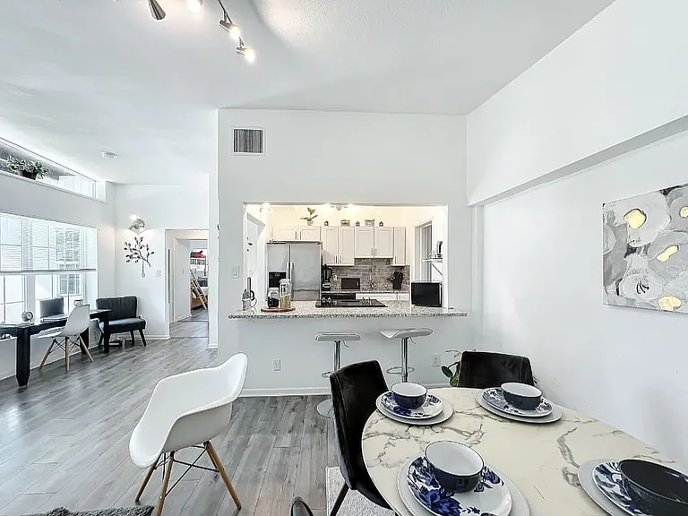 2893 Wood St — Photo 3