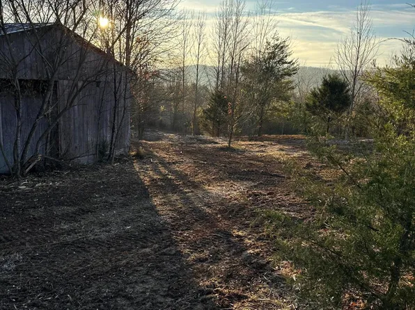 513 Rogers Rd, Speedwell, TN 37870