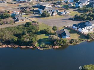 965 Adak Ct, Ocean Shores, WA