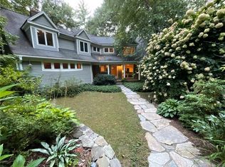 32 Hanson Rd, Collinsville, CT 06019