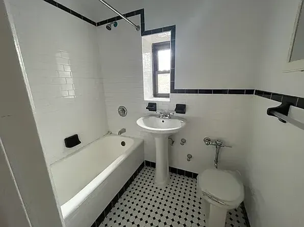 2728 Henry Hudson Parkway image 7 of 7