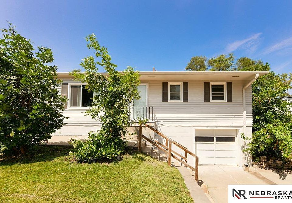 1st image of 708 W 31st Ave
